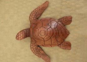 Tortue marine en bois de suar